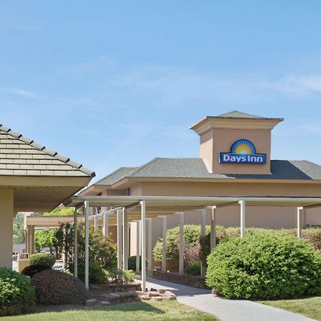 Days Inn By Wyndham Charlotte/Woodlawn Near Carowinds Bagian luar foto